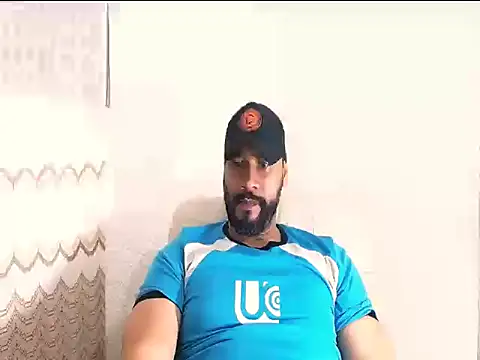 Snapshot of musclehetero chatting on March 14, 5:24 am musclehetero online show from March 14, 5:24 am