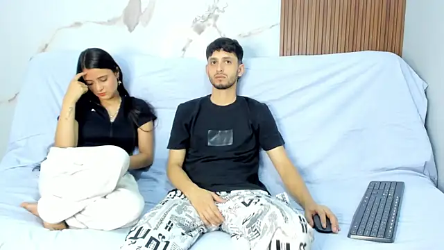 Snapshot of dracke_and_zara chatting on July 9, 1:15 pm dracke and zara online show from July 9, 1:15 pm