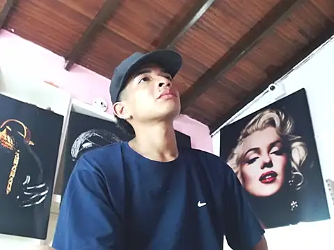 crissex3 online show from February 19, 1:29 pm