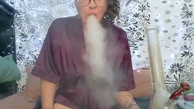 sareberr420 online show from February 4, 4:35 pm