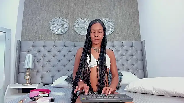 DaimondJohnson online show from April 3, 9:35 pm