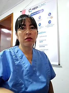 JustSamantha  online show from April 14, 11:05 am