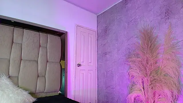 PauletteSanderss online show from February 9, 7:29 pm