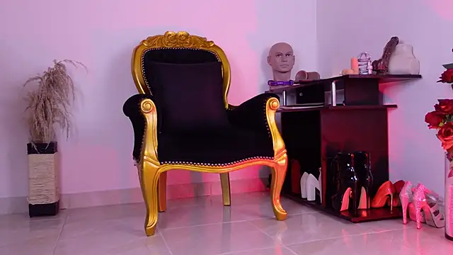 SaraFerrer  online show from April 18, 5:44 am