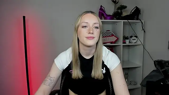 EvelynBlond online show from March 25, 1:39 pm