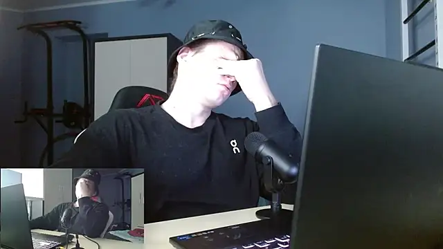 Poliglotjoe1 online show from February 7, 8:45 pm