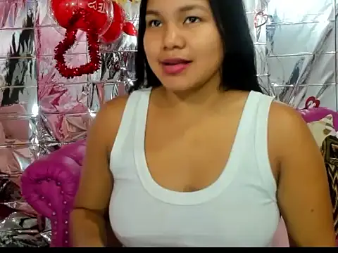 Snapshot of babyschoolgiirl chatting on February 1, 2:43 am babyschoolgiirl online show from February 1, 2:43 am