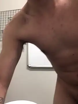 Snapshot of sethhtx713 chatting on March 26, 5:35 am sethhtx713 online show from March 26, 5:35 am