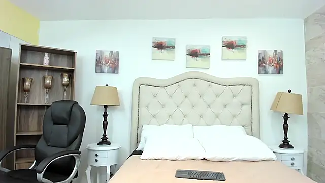 Snapshot of molly_madisson_ chatting on February 11, 12:32 pm molly madisson online show from February 11, 12:32 pm