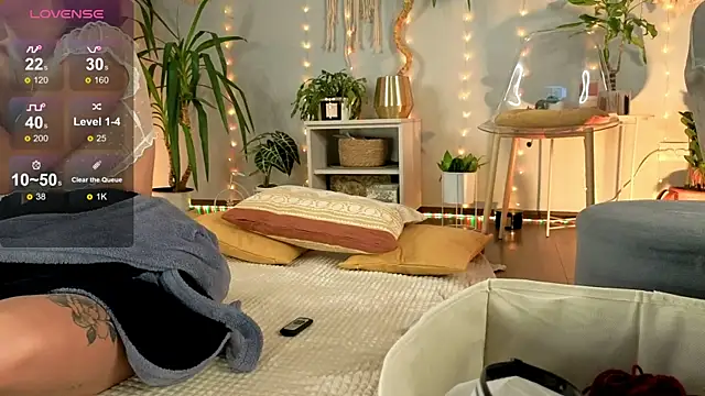 PureEllieX online show from April 20, 3:09 am