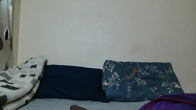 Snapshot of KinkyJXxX chatting on July 3, 5:03 am KinkyJXxX online show from July 3, 5:03 am