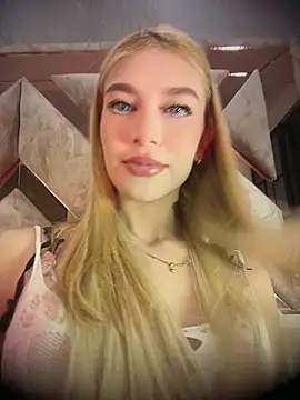 valeryfox   online show from April 21, 1:29 am