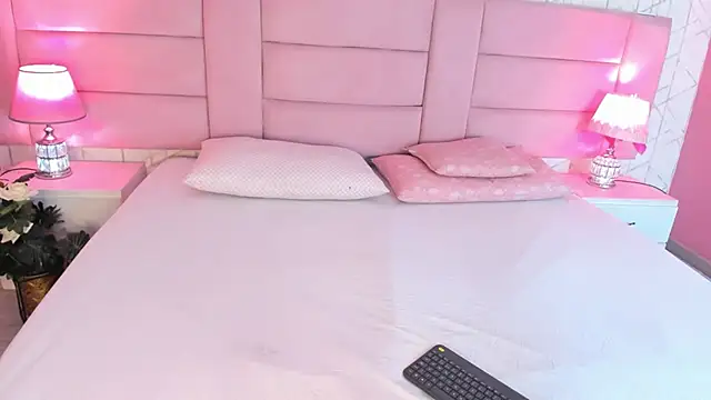 VictoriaLasse online show from April 12, 1:38 pm