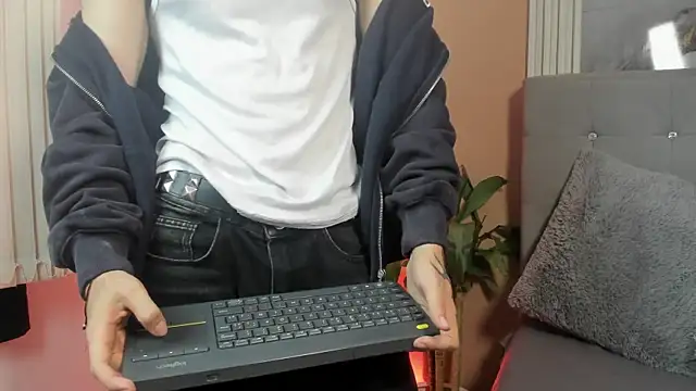 eren jeager online show from April 8, 1:49 am