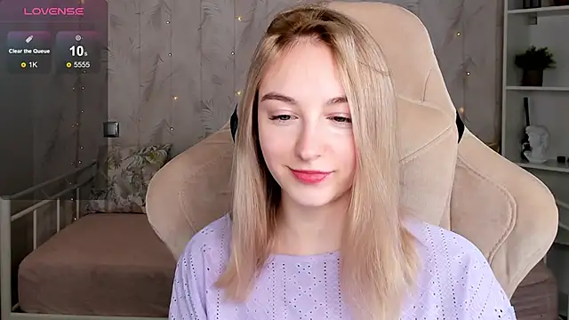 Shy Polly online show from April 19, 12:11 am