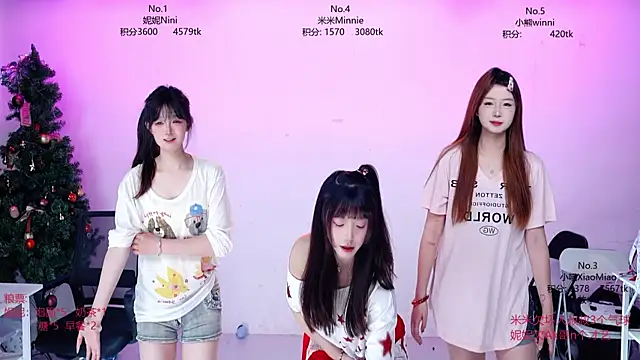 CM---002 online show from April 18, 2:04 am