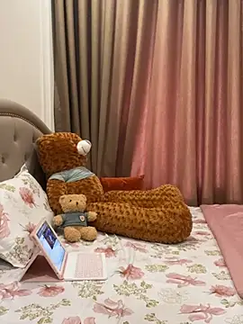 Queen-of-Love online show from March 16, 8:29 am