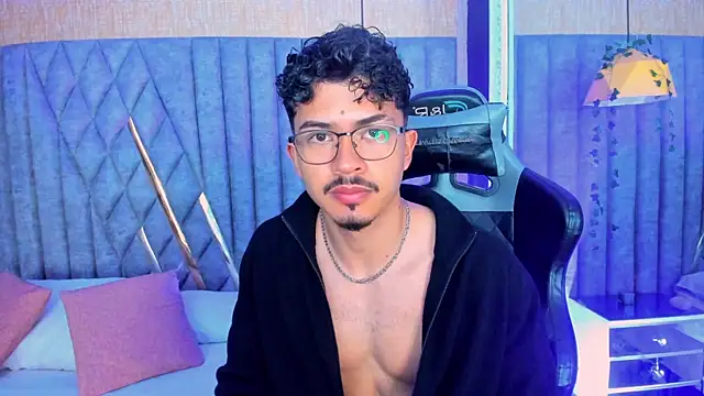 NicolaiKarav online show from April 8, 12:05 pm