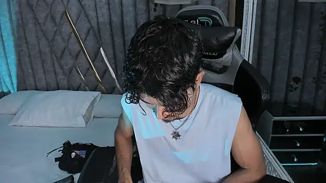 Snapshot of NicolaiKarav chatting on June 11, 12:14 pm NicolaiKarav online show from June 11, 12:14 pm
