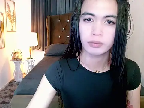 hollyyumiloove online show from March 20, 11:04 am