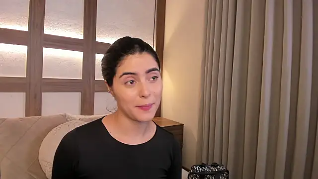 Snapshot of SarhaVega chatting on February 15, 12:25 pm SarhaVega online show from February 15, 12:25 pm