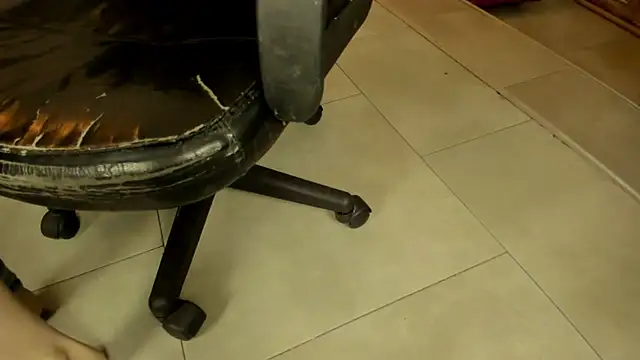 Mysterius Woman online show from April 6, 11:00 am