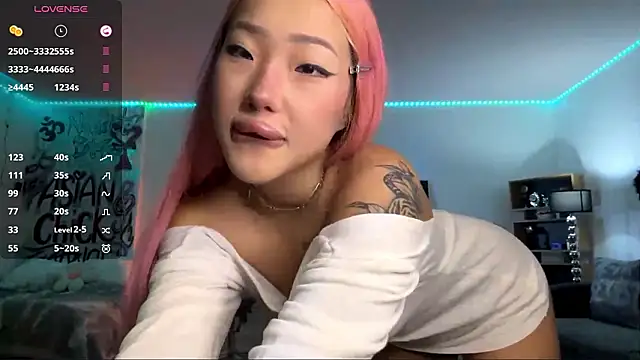 EIeniVanwart online show from March 5, 6:15 pm