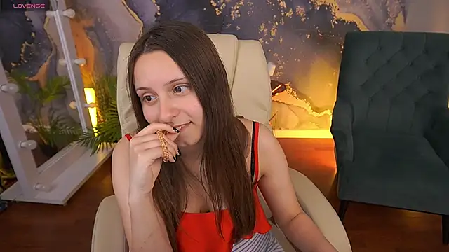 TinyNatalie online show from May 20, 12:55 pm