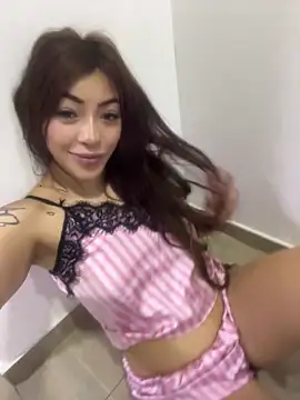 DAKOTA SAKURA online show from June 4, 2:23 pm