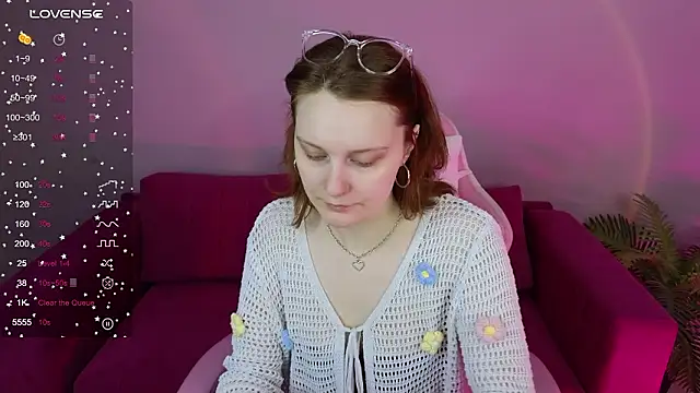 Snapshot of Ginger_Kristin chatting on February 4, 8:20 am Ginger Kristin online show from February 4, 8:20 am