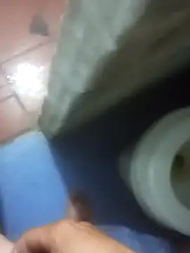 Snapshot of neeeiii12 chatting on March 9, 5:22 am neeeiii12 online show from March 9, 5:22 am