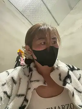 meganmeo online show from April 18, 10:10 pm