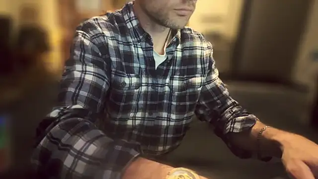 famous1tad online show from January 10, 4:36 am