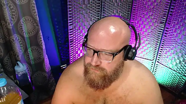 BigBearforCuddles online show from June 21, 1:30 am