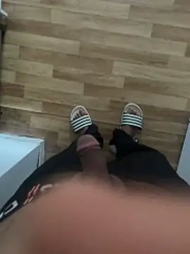 Snapshot of kamal974 chatting on April 15, 6:42 am kamal974 online show from April 15, 6:42 am