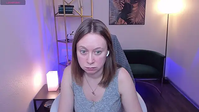 Brooke lover online show from April 8, 8:53 pm