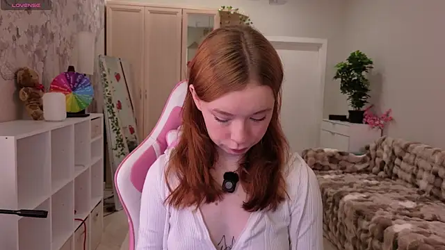 Snapshot of eva_aria chatting on July 8, 4:39 am eva aria online show from July 8, 4:39 am