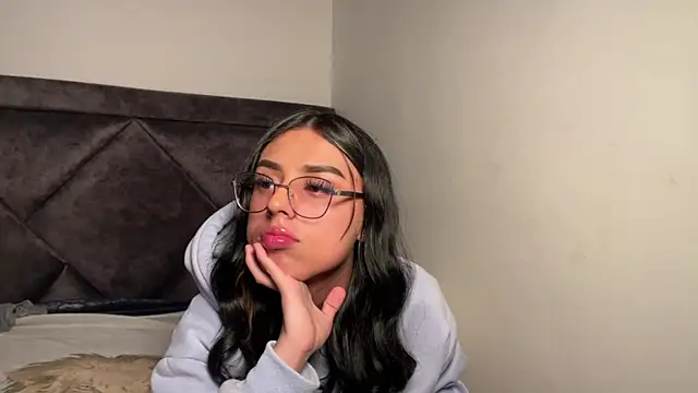 Snapshot of Nathalie_spencer2 chatting on January 12, 3:34 am Nathalie spencer2 online show from January 12, 3:34 am