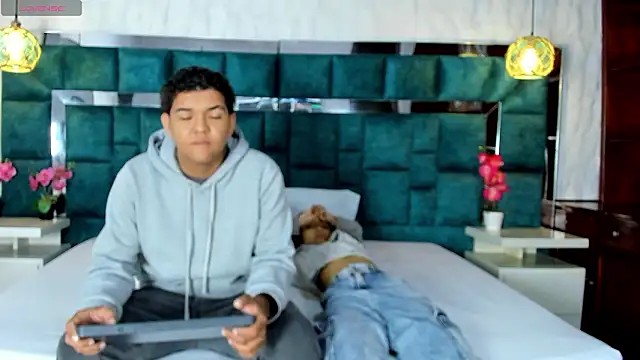  bonnyandclyde online show from March 26, 12:55 pm