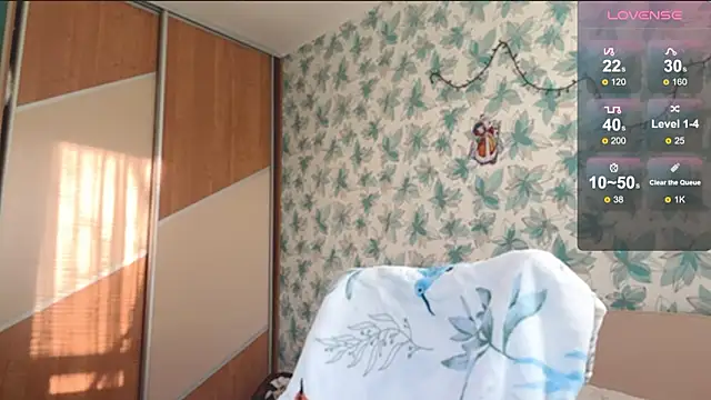 Snapshot of Barbie_Blondie chatting on March 19, 1:48 pm Barbie Blondie online show from March 19, 1:48 pm