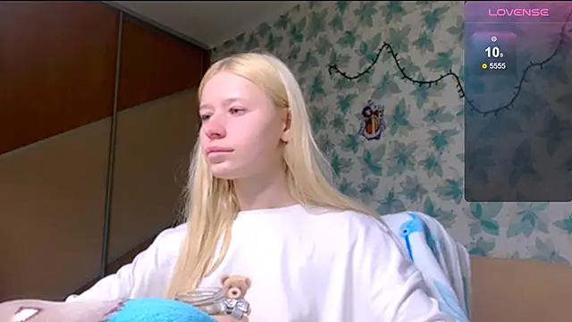 Snapshot of Barbie_Blondie chatting on March 28, 4:28 pm Barbie Blondie online show from March 28, 4:28 pm
