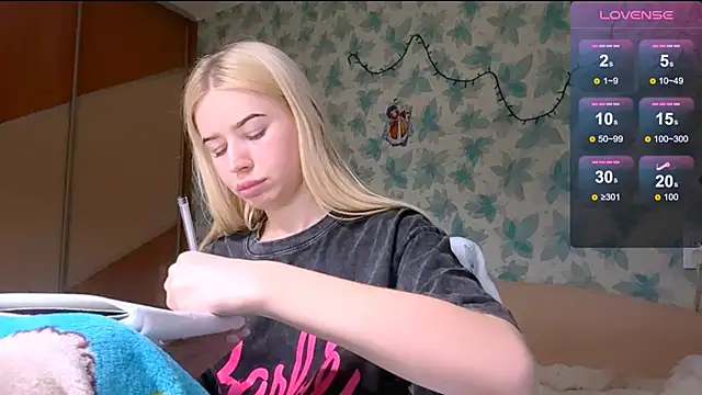 Snapshot of Barbie_Blondie chatting on April 11, 3:16 pm Barbie Blondie online show from April 11, 3:16 pm