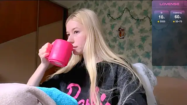 Snapshot of Barbie_Blondie chatting on April 13, 5:07 pm Barbie Blondie online show from April 13, 5:07 pm
