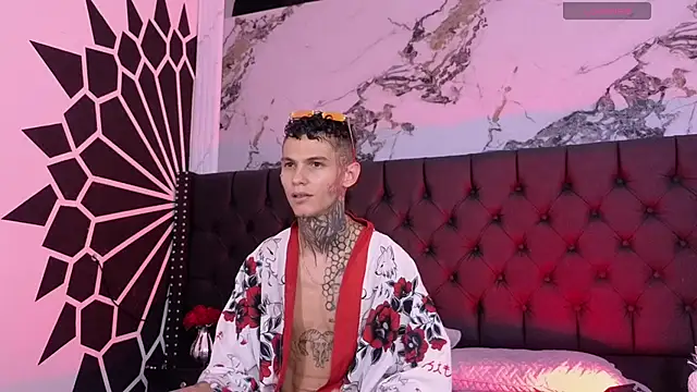 Paulo 527 online show from April 6, 4:21 am