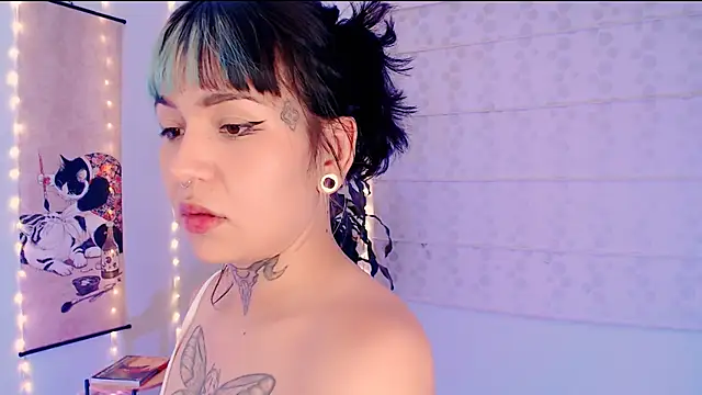 justmartina  online show from April 8, 2:00 am