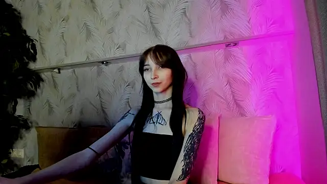 Ellen Hops online show from April 8, 9:20 am