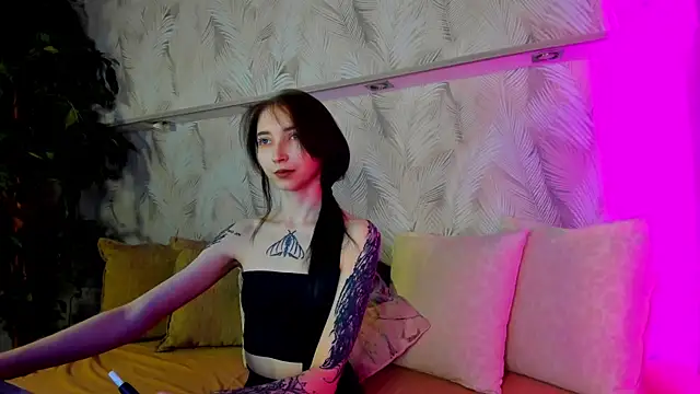 Ellen Hops online show from April 19, 8:57 am