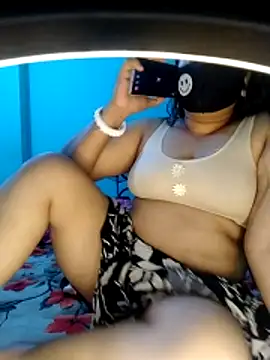 priya2098 online show from June 16, 2:09 pm
