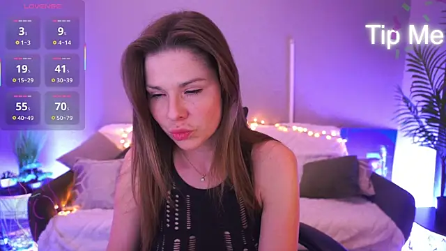 KissableKira online show from April 18, 7:51 pm