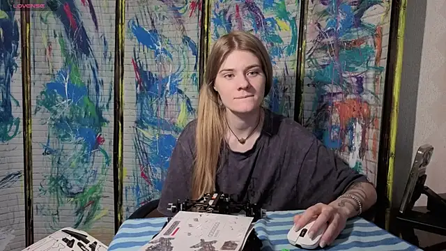 Snapshot of Adell_Love chatting on June 9, 9:10 am Adell Love online show from June 9, 9:10 am